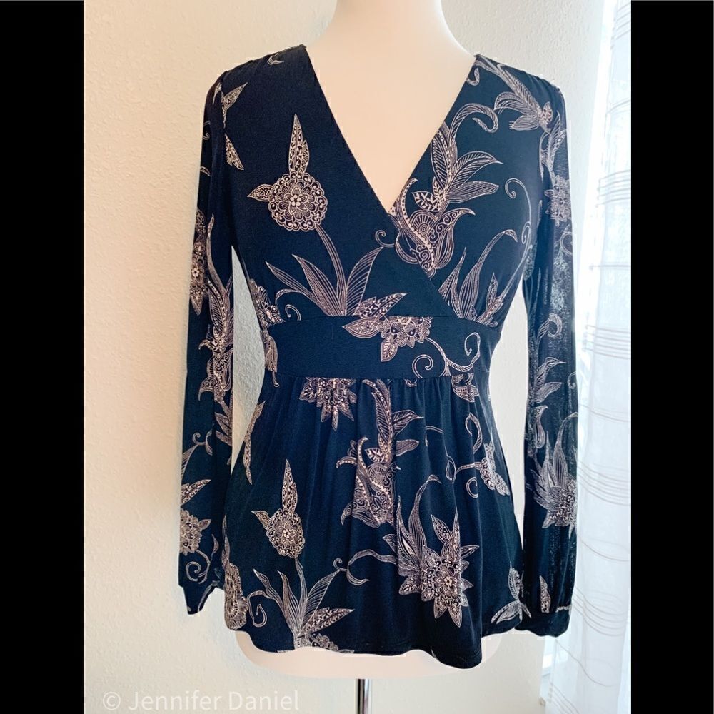 Alfani v neck tie back tunic